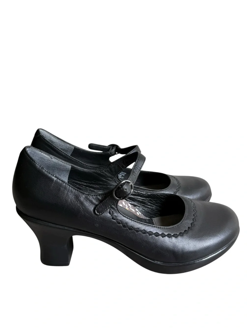 Classic Black Mary Jane Heel Pump - Women's - Picture 2 of 12